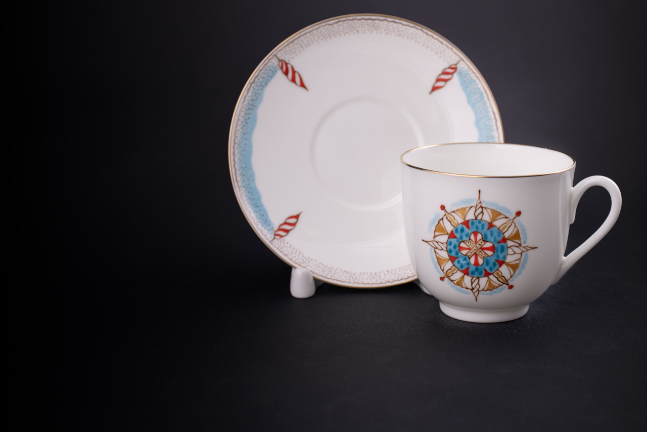 Чашка с блюдцем кофейная 180 мл., форма Ландыш, рисунок Снежинка, арт 61.21042.00.1, 