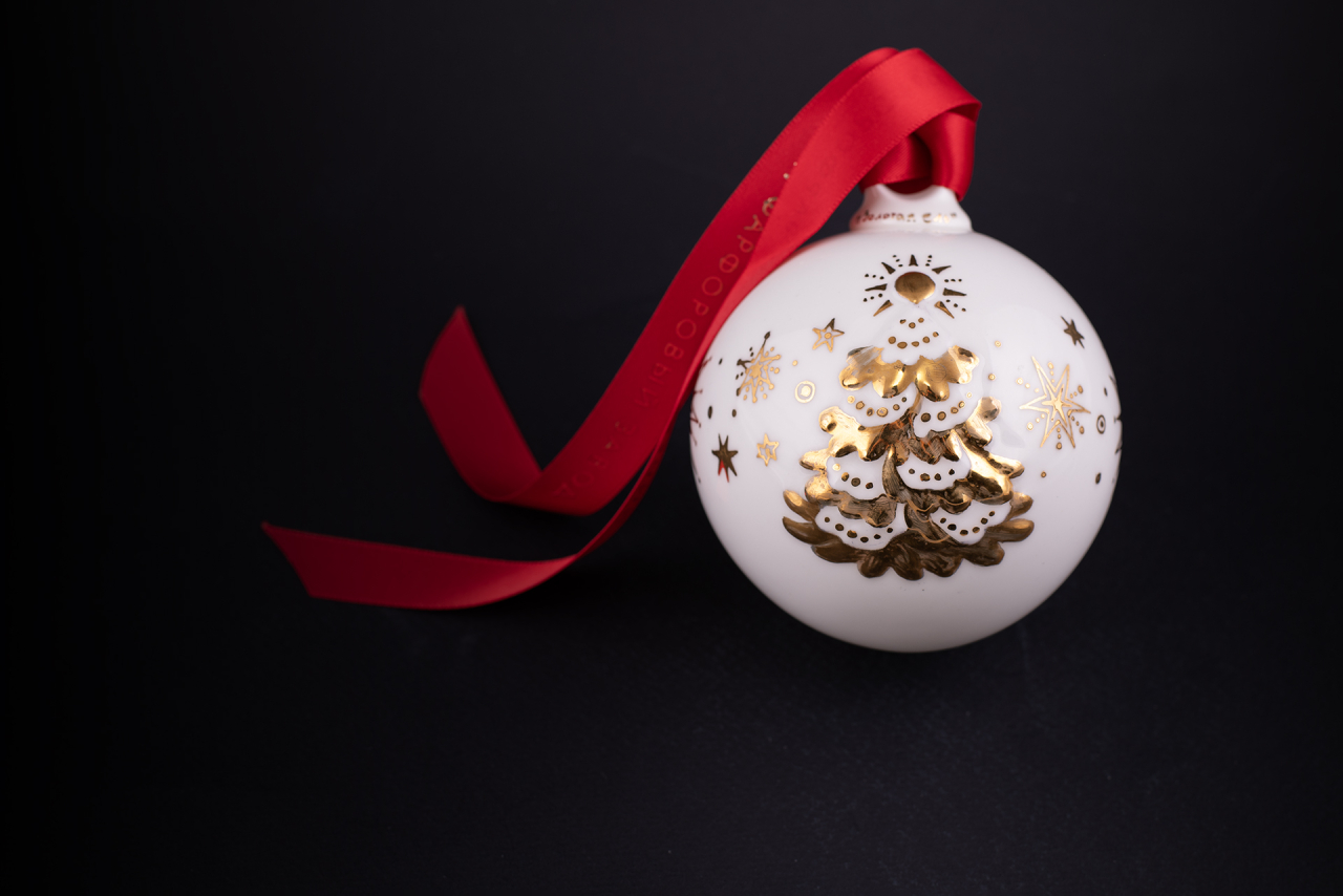 Елочная игрушка Шар с елкой, рисунок Золотая ель, арт 60.21170.00.1, 