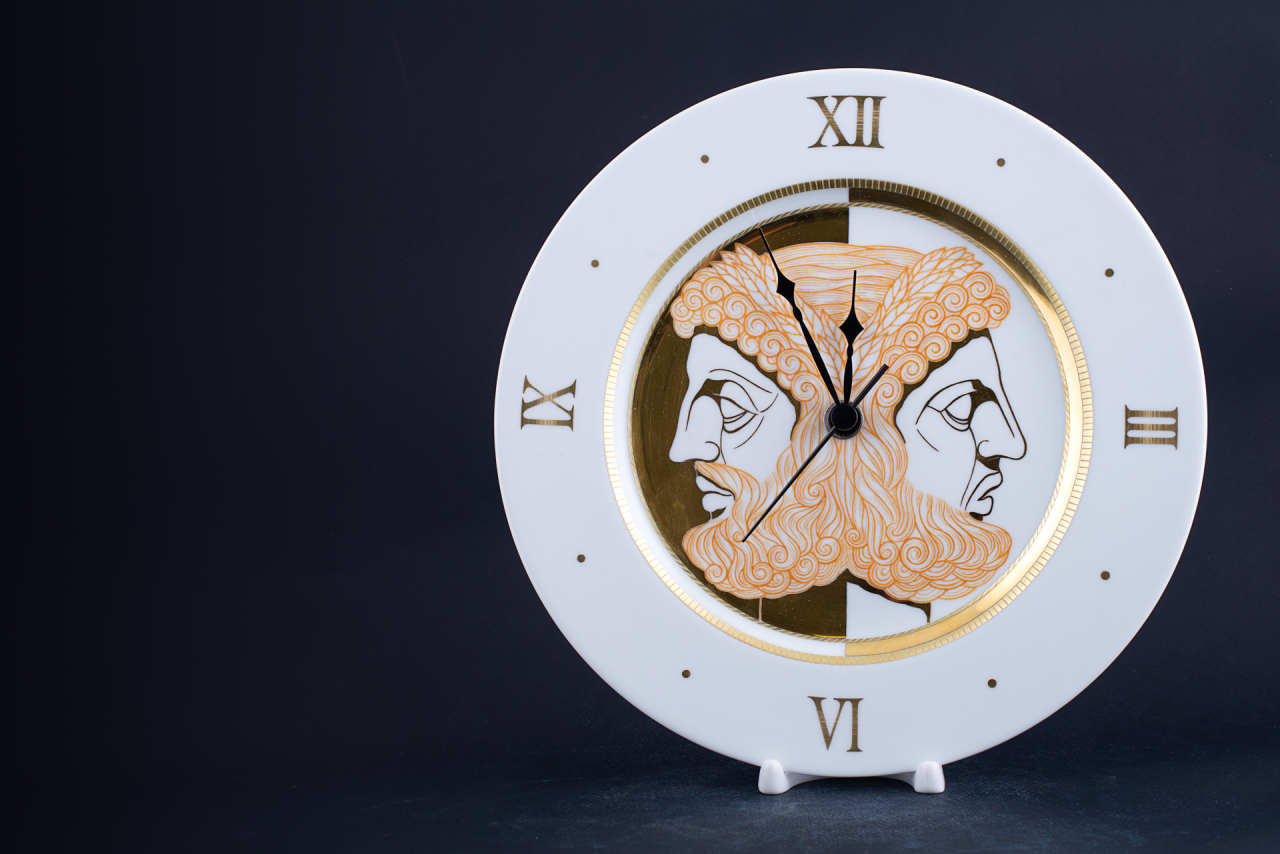 Часы Золотой Янус на форме Mazarin, арт 60.08690.00.1, 