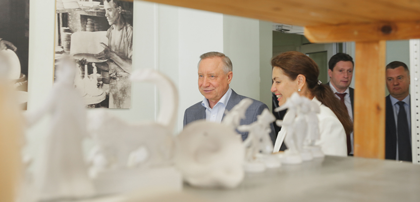 Императорский фарфоровый завод представил Александру Беглову главные проекты 2024 года