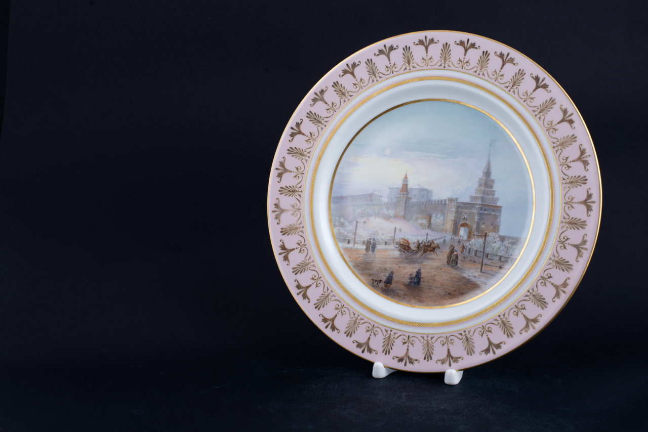 Декоративная тарелка Боровицкие ворота на форме Mazarin, арт 60.02654.00.2, 