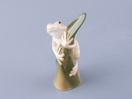 Скульптура Лягушка на листике мраморная арт. 82.63981.00.1, 