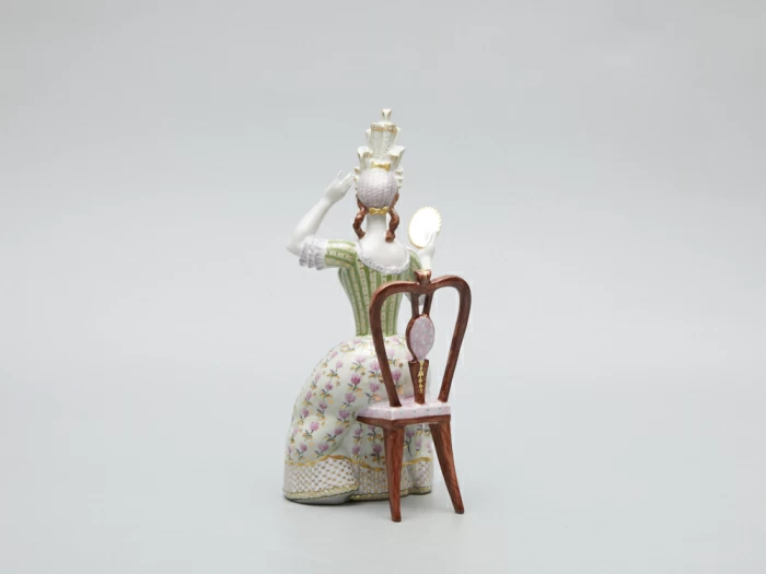 Скульптура Дама с зеркалом Петровская Ассамблея арт. 82.51220.00.1, 