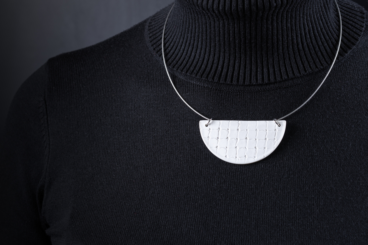 Подвеска Полукруг, рисунок Белый бисквит, арт 60.15858.00.1, 