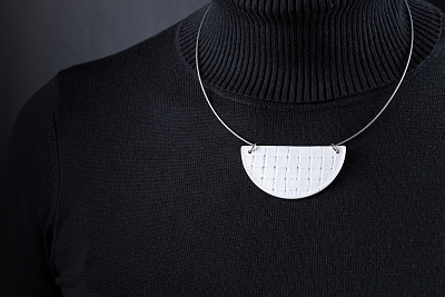 Подвеска Полукруг, рисунок Белый бисквит, арт 60.15858.00.1