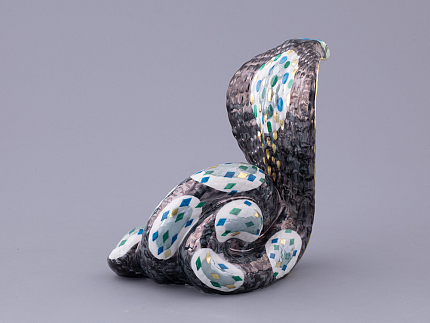 Скульптура форма Кобра, большой размер, в подарочной упаковке, рисунок Серебряная змейка, арт. 81.32811.00.1