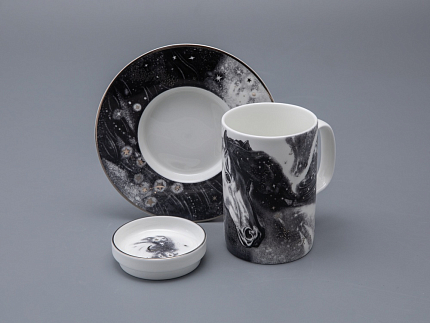 Бокал с блюдцем и крышкой 400 мл в подарочной упаковке, форма top рисунок Черный мустанг, арт 81.34276.00.1