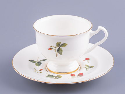 Чашка с блюдцем чайная форма Айседора рисунок Земляника, арт. 81.27540.00.1