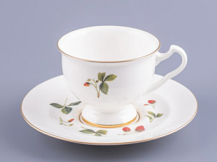 Чашка с блюдцем чайная форма Айседора рисунок Земляника, арт. 81.27540.00.1, 