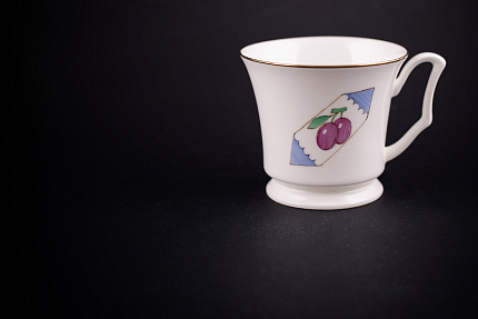 Чашка с блюдцем кофейная, рисунок Конфета Слива, форма Юлия, арт 61.21055.00.1