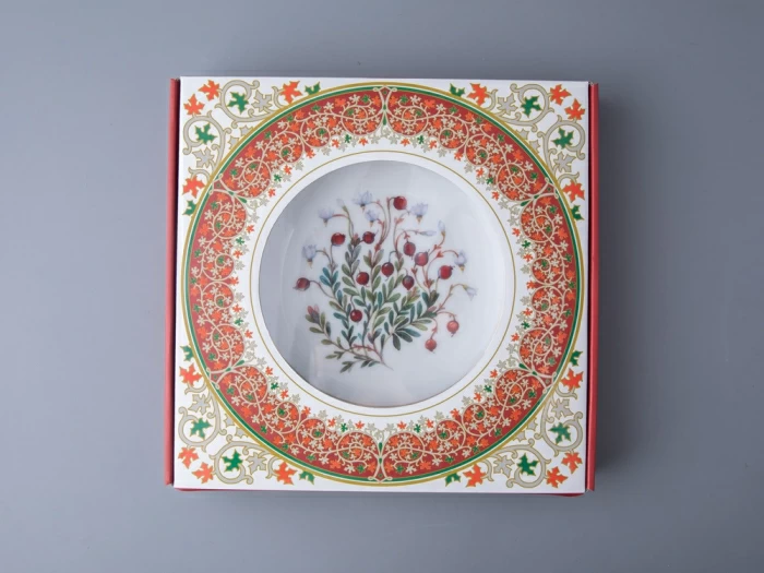Тарелка декоративная 270 мм в подарочной упаковке форма Европейская рисунок Клюква заповедная, арт. 81.34279.00.1, 