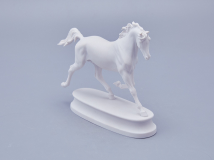 Скульптура в подарочной упаковке, форма Конь Арабской породы, рисунок Белый арт. 81.18628.00.1, 