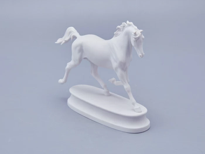 Скульптура в подарочной упаковке, форма Конь Арабской породы, рисунок Белый арт. 81.18628.00.1, 