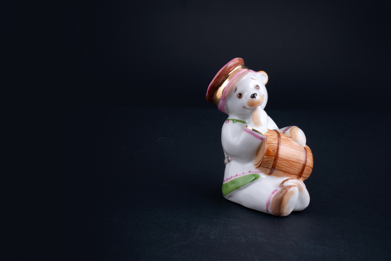 Скульптура Медвежонок с бочонком, рисунок Сластена, арт 62.10195.00.5, 