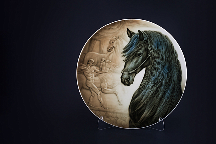 Блюдо декоративное Год Лошади на форме Круглая, арт 60.14814.00.1