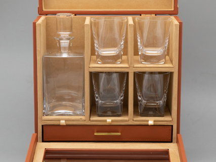 Подарочный набор Кожаный чемодан мини-бар Status (Статус) коричневый арт. 81.31189.00.1, 