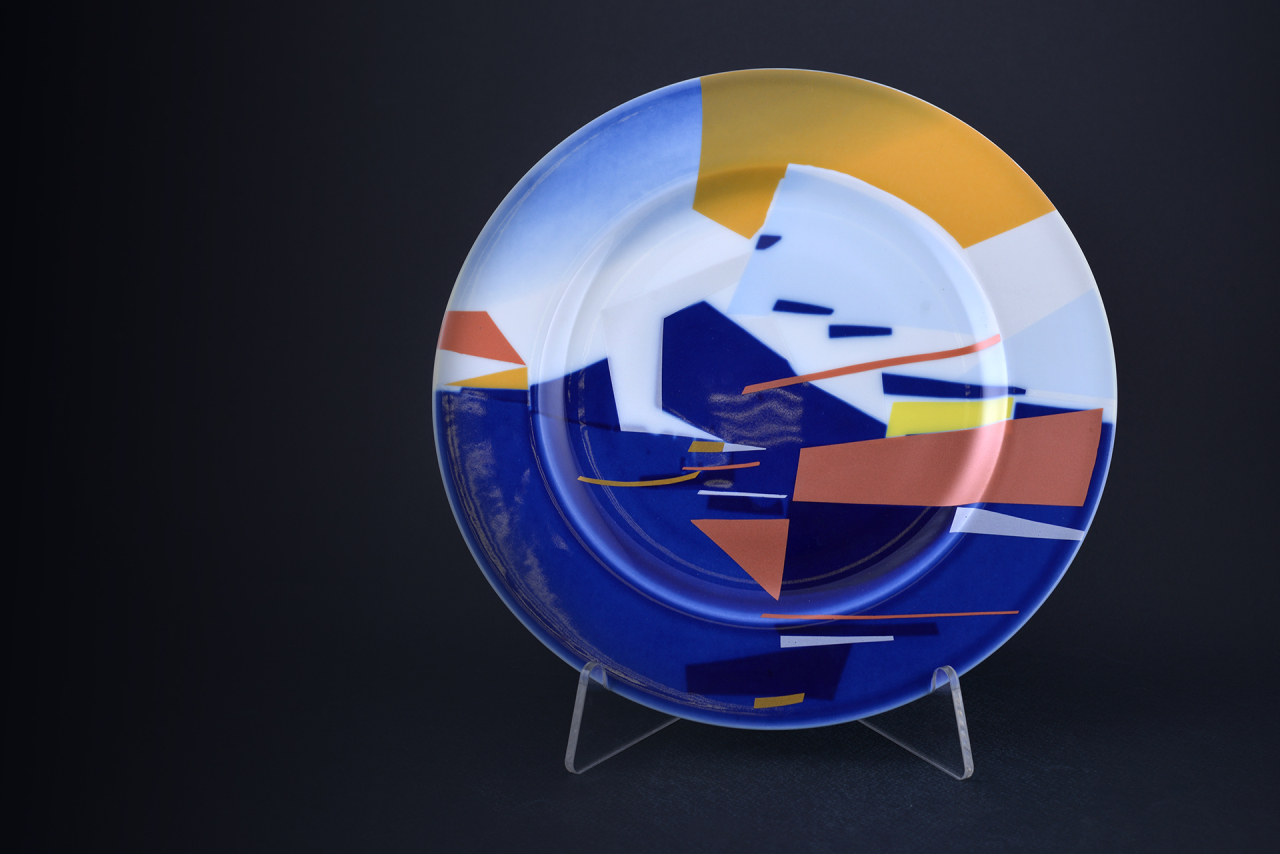 Декоративная тарелка 270 мм, В Движении, на форме Европейская, арт 60.15988.00.1, 