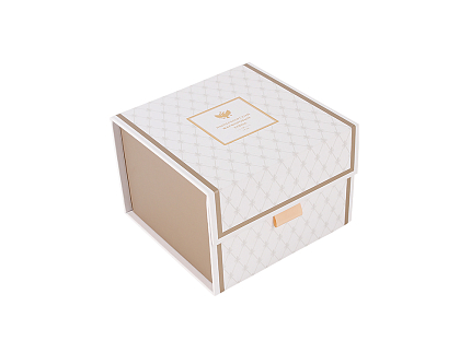 Подарочная упаковка квадратная малая  130х130х94 мм Белая (на магнитах) арт. 14.70344.01