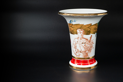 Ваза форма Ампирная рисунок День победы арт. 60.08848.00.1