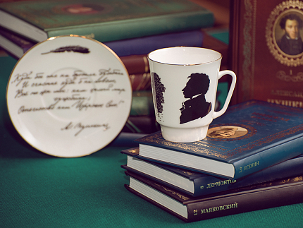 Чашка с блюдцем 165 мл форма Майская рисунок Русские писатели Пушкин, арт. 81.31157.00.1