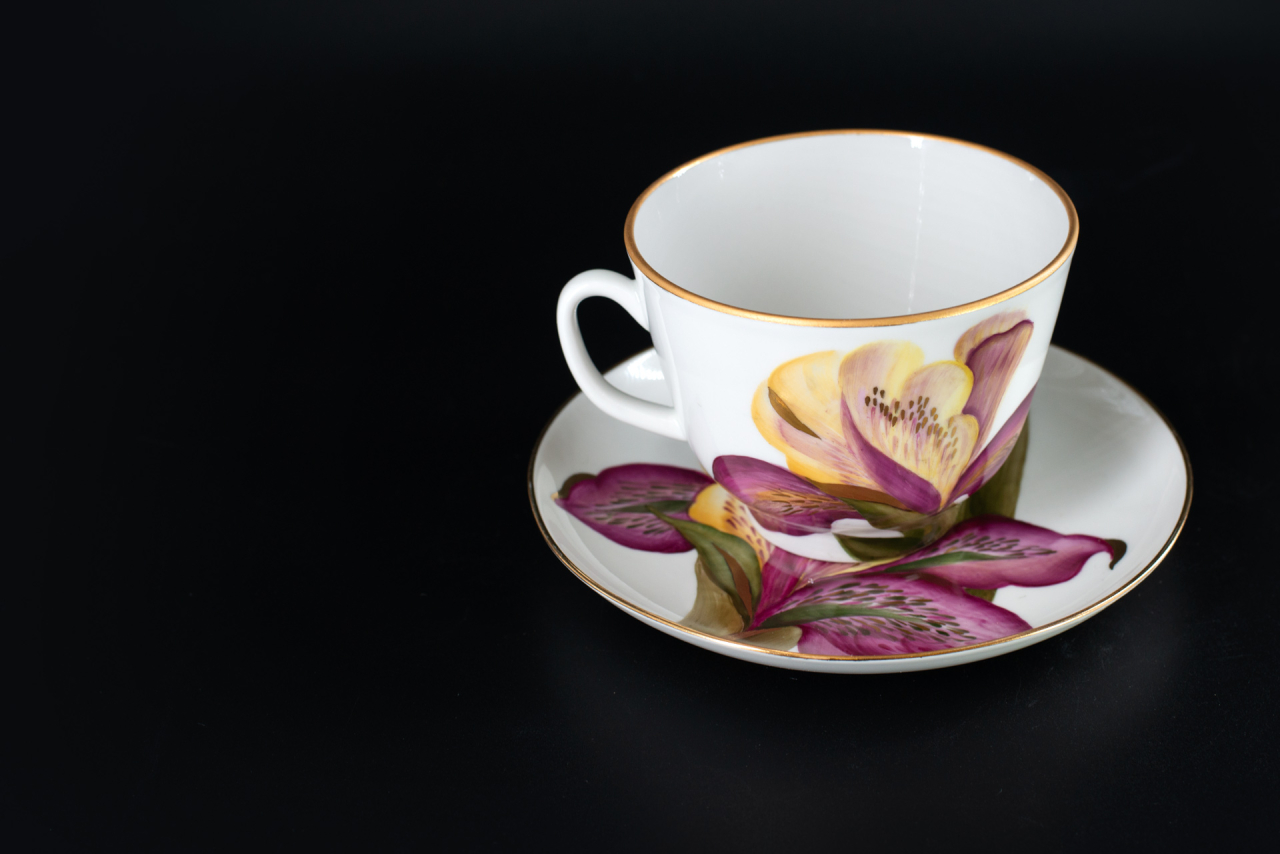 Чашка с блюдцем Пурпурный день, на форме Подарочная, арт 41.00176.00.1, 