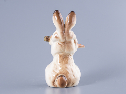 Скульптура Заяц с морковкой № 1 арт. 82.01962.00.1, 
