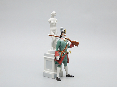 Скульптура Солдат и Венера Петровская Ассамблея арт. 82.51223.00.1