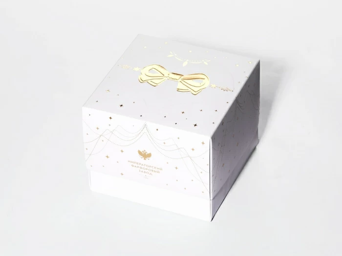 Елочная игрушка в подарочной упаковке, форма Луковица, рисунок Золотой бант, арт. 81.33930.00.1, 