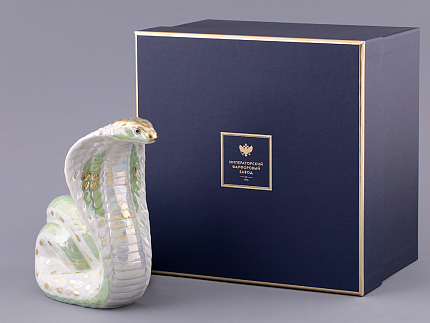 Скульптура форма Кобра в подарочной упаковке, большой размер, рисунок Зеленая кобра, арт. 81.32809.00.1