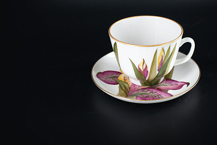 Чашка с блюдцем Пурпурный день, на форме Подарочная, арт 41.00176.00.1