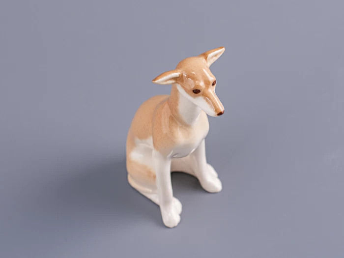 Скульптура Левретка сидящая Вильма арт. 82.83388.00.1, 