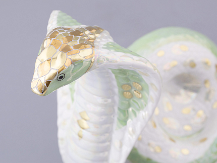 Скульптура форма Кобра в подарочной упаковке, большой размер, рисунок Зеленая кобра, арт. 81.32809.00.1