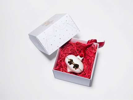 Елочная игрушка в подарочной упаковке, форма Луковица, рисунок Золотой бант, арт. 81.33930.00.1