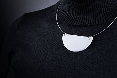 Подвеска Полукруг, рисунок Белый бисквит-1, арт 60.15857.00.1