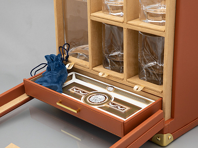 Подарочный набор Кожаный чемодан мини-бар Status коричневый арт. 81.31189.00.1