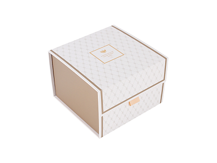 Подарочная упаковка квадратная средняя 170х170х120 мм Белая (на магнитах) арт. 14.70345.01