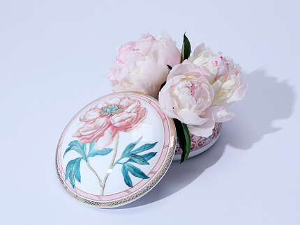 Туалетная коробочка в подарочной упаковке, форма Круглая, рисунок Дивный пион, арт 81.33188.00.1