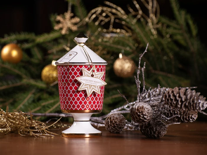 Подарочный Набор Свеча ароматическая рисунок Скарлетт 2 аромат Чудесный день арт. 81.30079.00.1, 