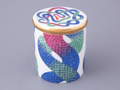 Свеча ароматическая в подарочной упаковке, форма top, рисунок Лунный змей, аромат Северное сияние, арт. 81.33150.00.1