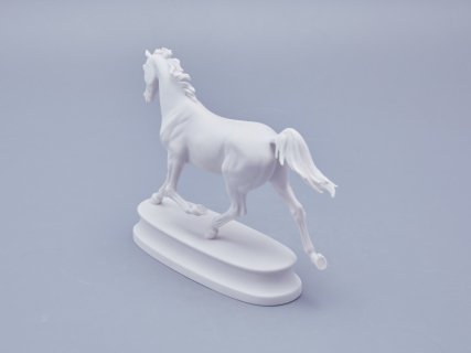 Скульптура в подарочной упаковке, форма Конь Арабской породы, рисунок Белый арт. 81.18628.00.1, 