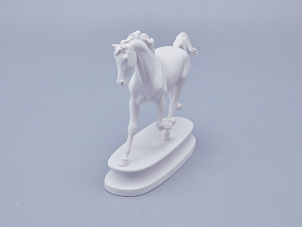 Скульптура в подарочной упаковке, форма Конь Арабской породы, рисунок Белый арт. 81.18628.00.1
