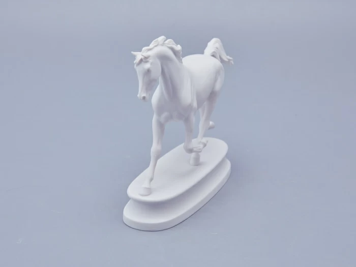 Скульптура в подарочной упаковке, форма Конь Арабской породы, рисунок Белый арт. 81.18628.00.1, 