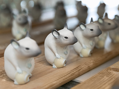 Скульптура форма Мышь с орехом рисунок Сиамская арт. 82.61112.00.1