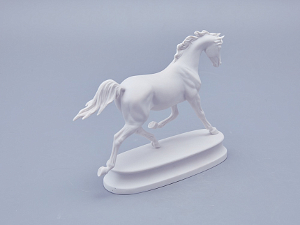 Скульптура в подарочной упаковке, форма Конь Арабской породы, рисунок Белый арт. 81.18628.00.1