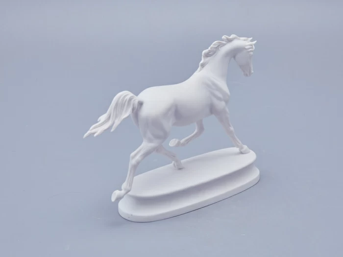 Скульптура в подарочной упаковке, форма Конь Арабской породы, рисунок Белый арт. 81.18628.00.1, 