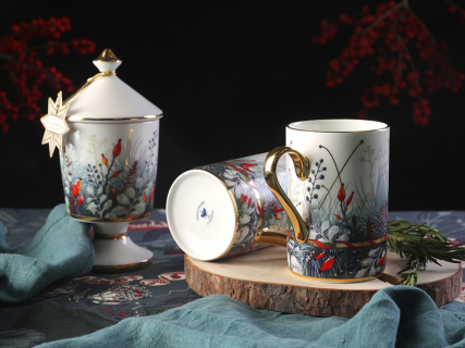 Свеча ароматическая в подарочной упаковке, форма Идиллия рисунок Календа аромат Загадочный лес арт. 81.31005.00.1, 