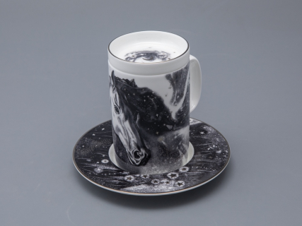 Бокал с блюдцем и крышкой 400 мл в подарочной упаковке, форма top рисунок Черный мустанг, арт 81.34276.00.1, 