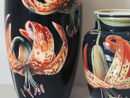 Ваза форма Китайская малого размера рисунок Ирисы Лилия темный, арт. 80.47141.00.1