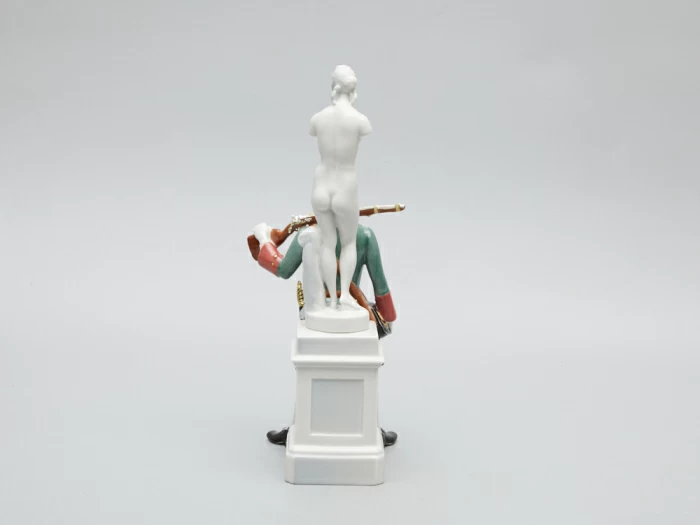 Скульптура Солдат и Венера Петровская Ассамблея арт. 82.51223.00.1, 