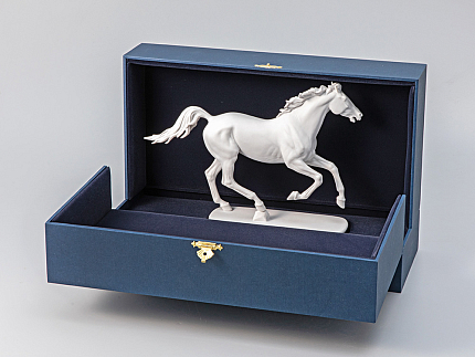 Скульптура Конь Англо-арабский, в подарочной упаковке, рисунок Белый арт. 81.18629.00.1
